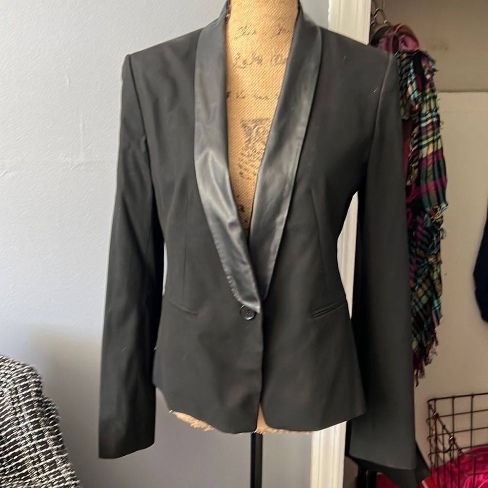 Ann Taylor Blazer with Faux Leather Trim Size 6 - One Button Front, Shoulder Pad